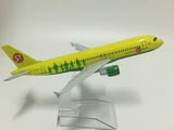 Еърбъс 320 самолет модел макет S7 Сибир метален A320 Русия руска компания полети пътници 1 класа баг